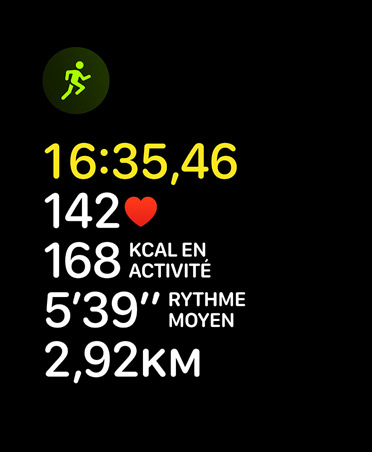 Écran de l’exercice Course, icône de course, données : durée, fréquence cardiaque, rythme glissant, rythme moyen, distance