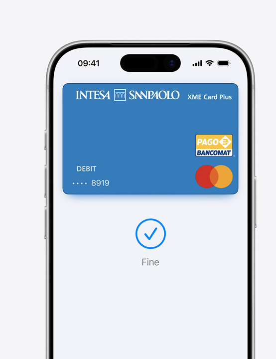 iPhone che mostra una carta di credito Mastercard in Apple Pay