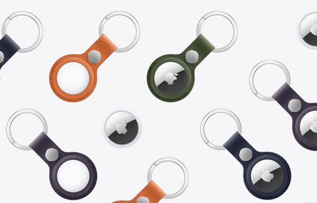 Įvairių spalvų „AirTag“ ir „AirTag“ su „FineWoven“ raktų pakabuku, įskaitant oranžinę, tamsiai žalią, tamsiai mėlyną, gervuogių ir juodą spalvas