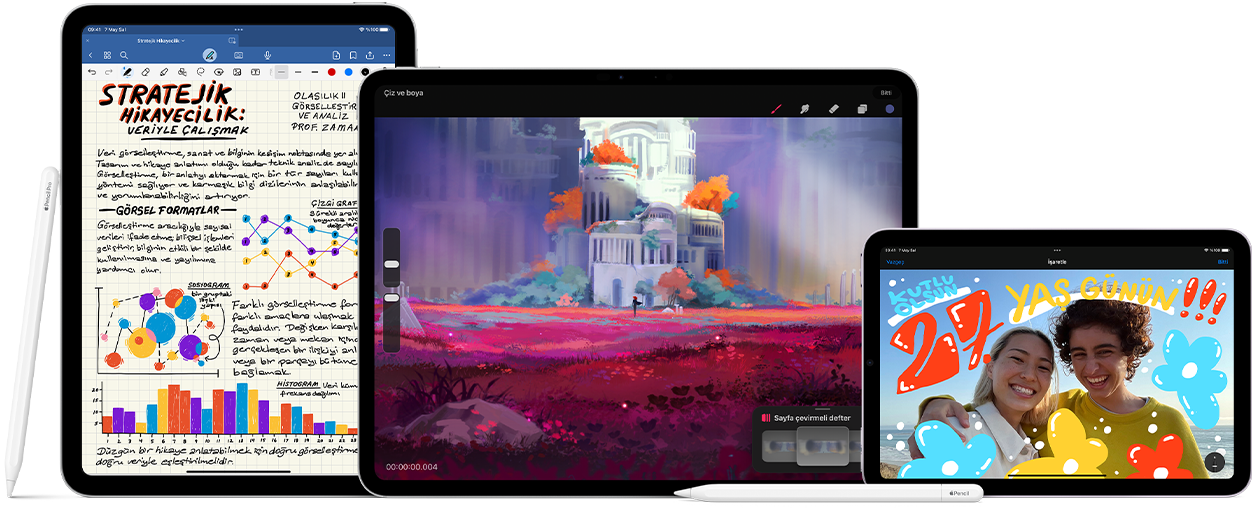 Apple Pencil ile oluşturulmuş el yazısı notlardan ve renkli illüstrasyonlardan örnekler gösteren birden fazla iPad aygıtının yanında Apple Pencil Pro ve Apple Pencil USB-C görülüyor.