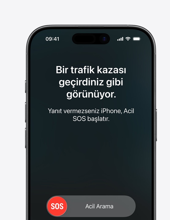 Yan yana ekranlar, Messages via satellite, Find My via satellite, Roadside Assistance via satellite araç takımlarını gösteren iPhone ekranı, Emergency SOS via satellite özelliğinin kullanıldığını gösteren iPhone ekranı, Roadside Assistance özelliğinin kullanıldığını gösteren iPhone ekranı