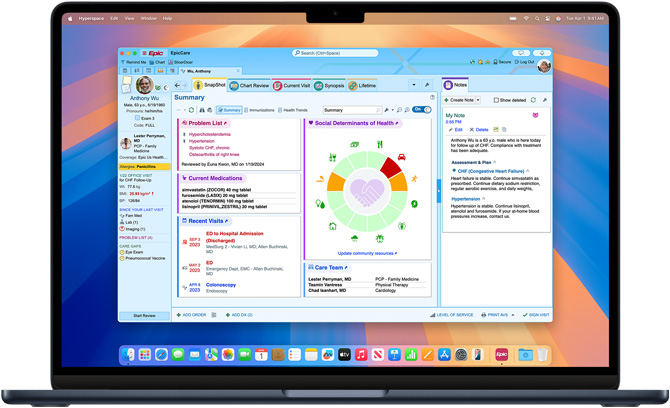 En MacBook Pro viser elektroniske patientjournaler i Epic MyChart.
