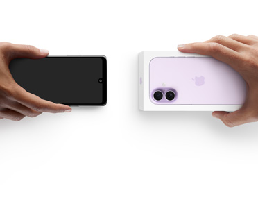 Mani che si scambiano telefoni: a sinistra un Android senza scatola, a destra un iPhone 17 nuovo ancora nella confezione