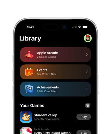 iPhone, moitié supérieure de l’écran affichant la mise en page de l’app Jeux, y compris l’onglet Bibliothèque, Apple Arcade, la section Évènements, Réalisations et la section Tous les jeux